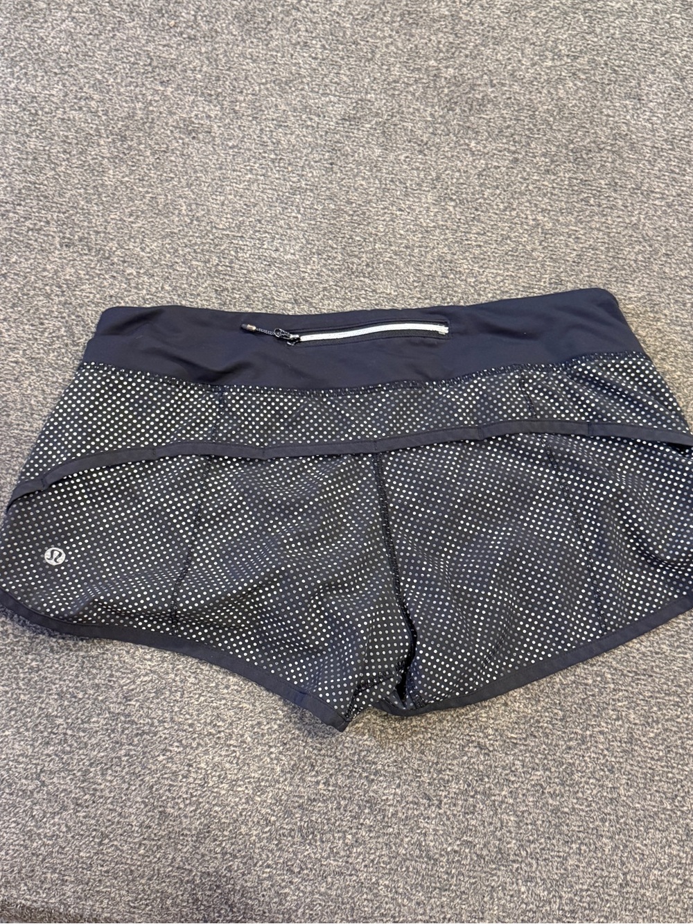 Lululemon Athletica running shorts 2” inseam size 6 women